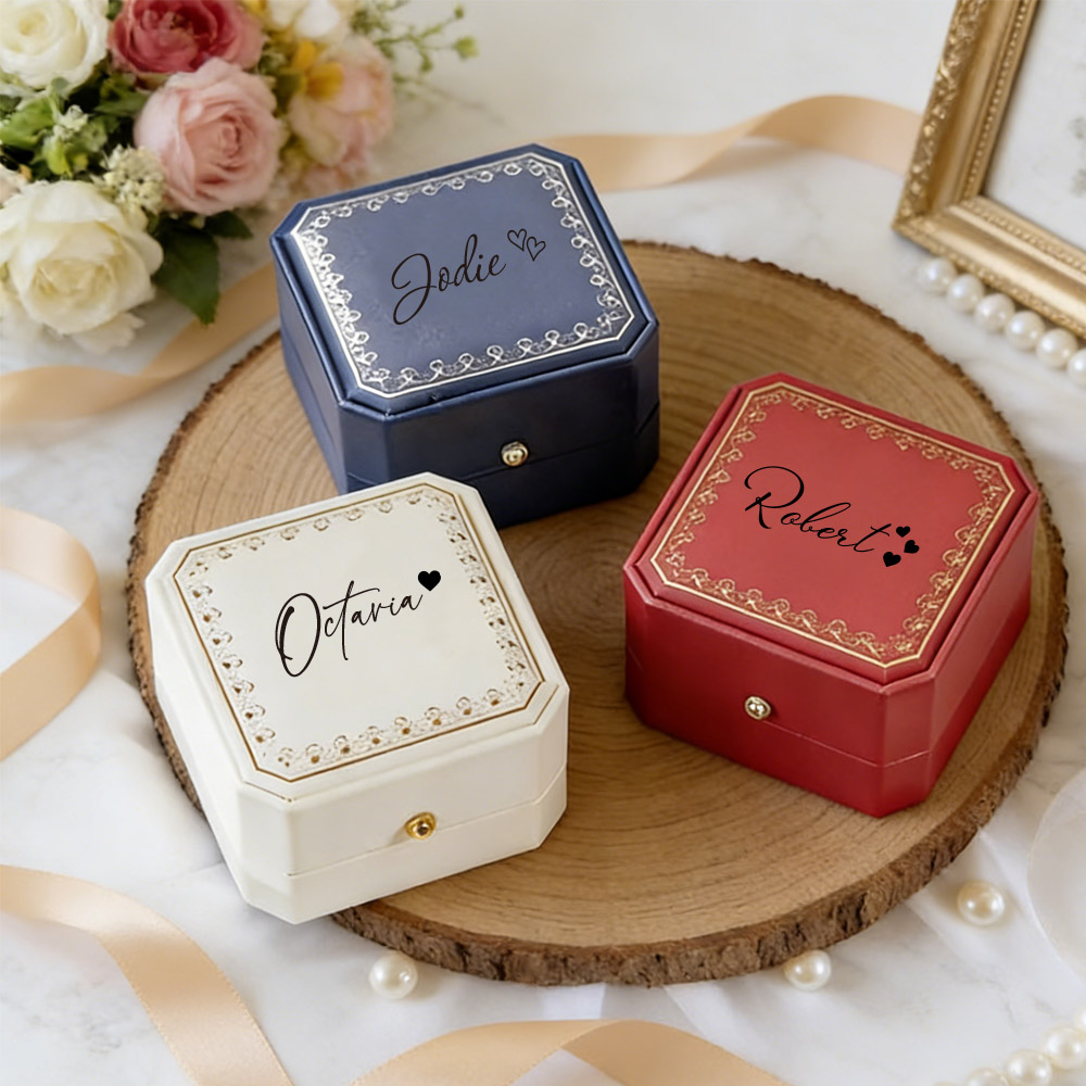 Wedding Zone - パーソナライズされたフェイクレザーリングボックス、ベルベット裏地付き、婚約指輪用カスタムジュエリー収納、花嫁へのロマンチックなギフト、バレンタインデーの彼女へのプレゼント