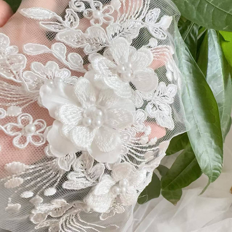Wedding Dress Supply - 2個=1ペア、ロープ刺繍パールレース3Dミラーフラワー、DIYウェディングドレス用、刺繍縫製パッチホワイト