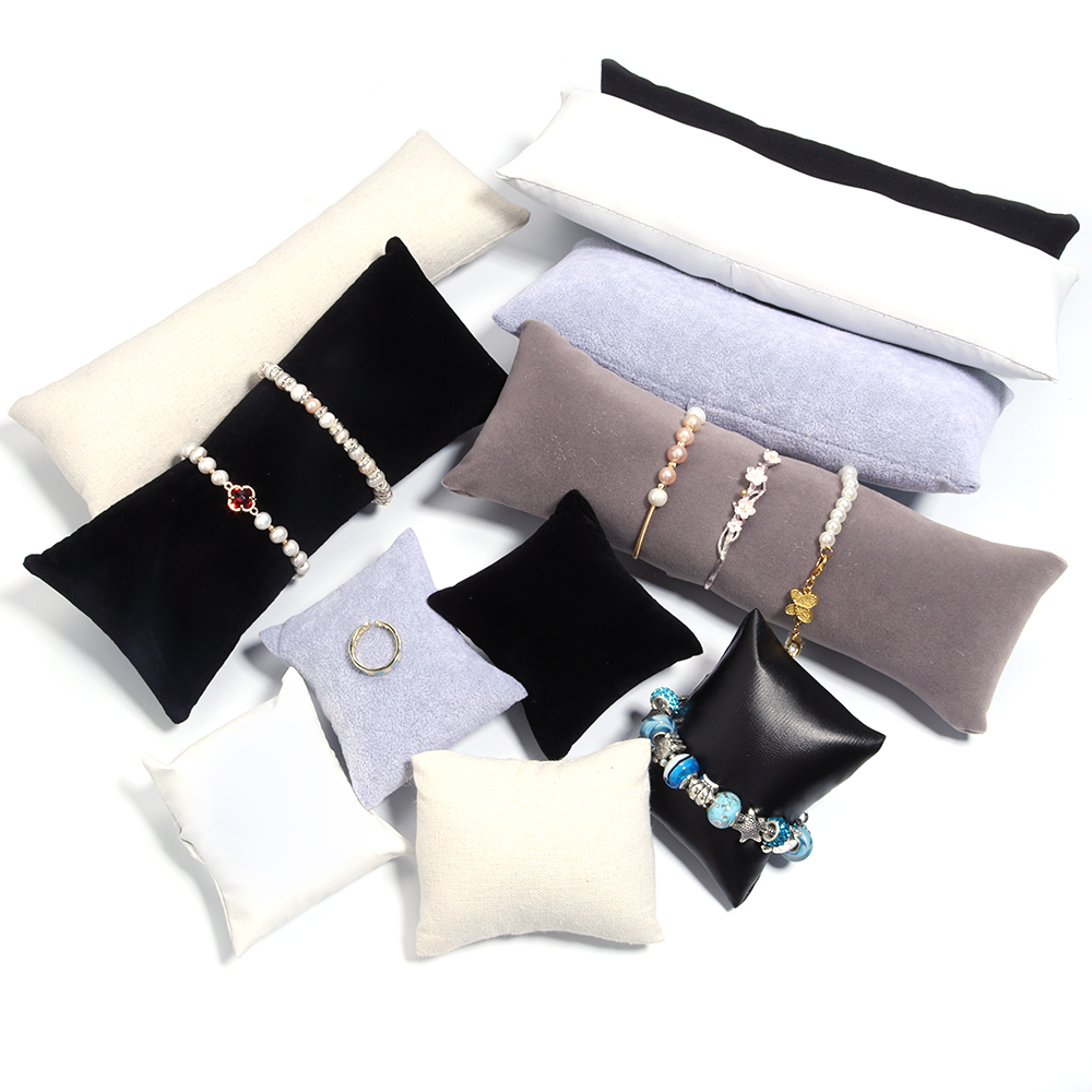 1 個ブレスレット時計ディスプレイ枕ジュエリーバングルクッシ - Ring Bearer Pillow のレビューと価格