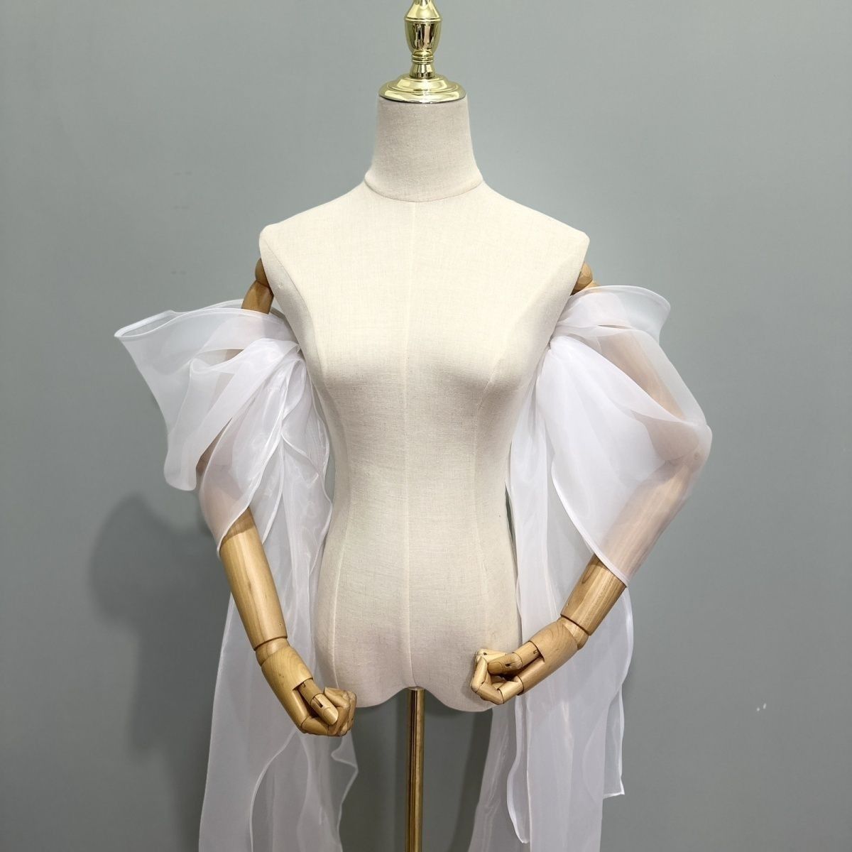 ブライダルスリーブオーガンザ取り外し可能なふわふわロングテー - Wedding Dress Supply のレビューと価格